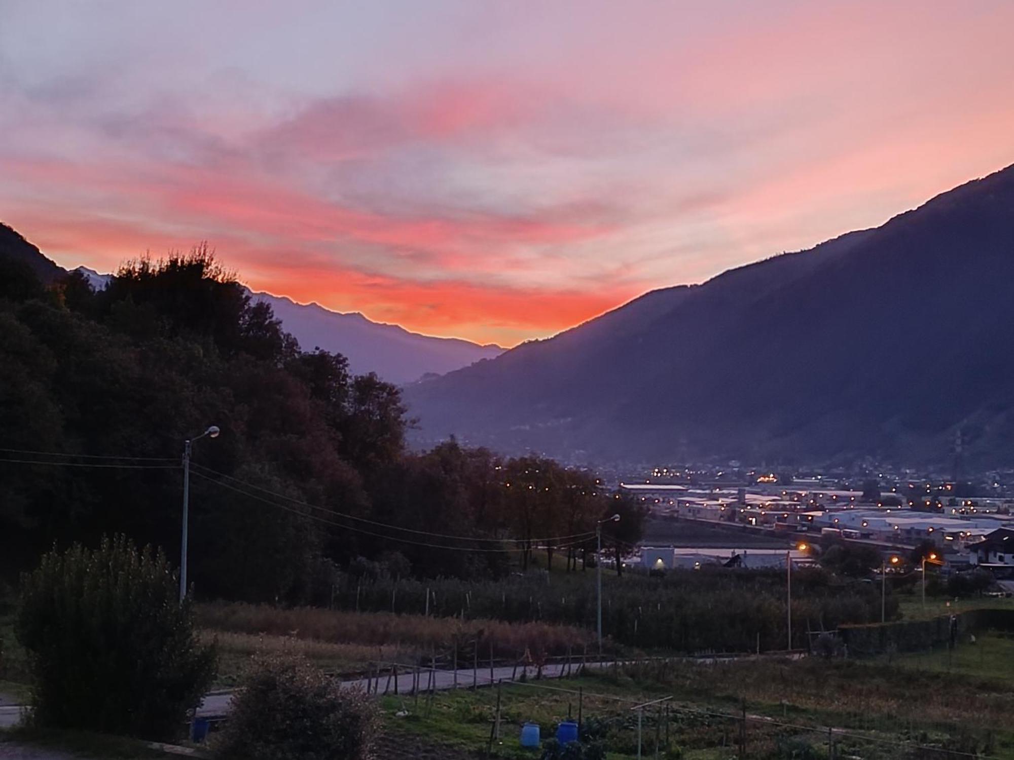 Pisolo Selvaggio Apartman Tirano Kültér fotó