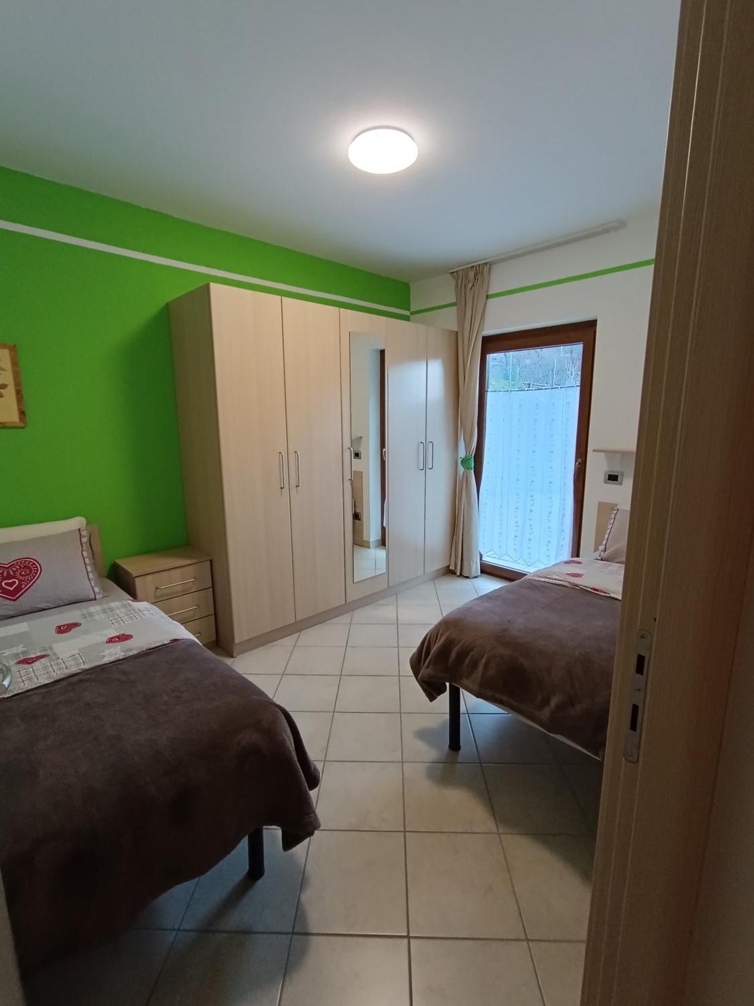 Pisolo Selvaggio Apartman Tirano Szoba fotó