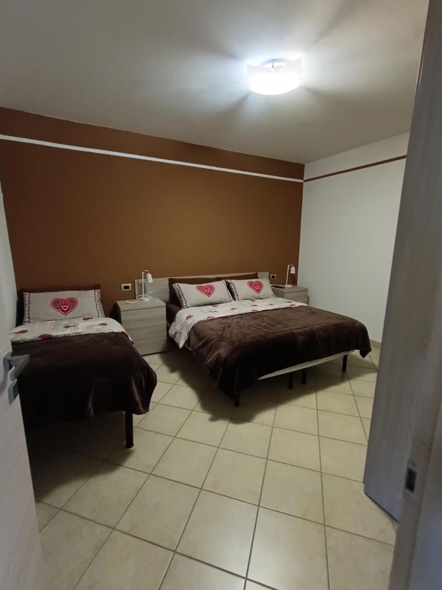 Pisolo Selvaggio Apartman Tirano Szoba fotó