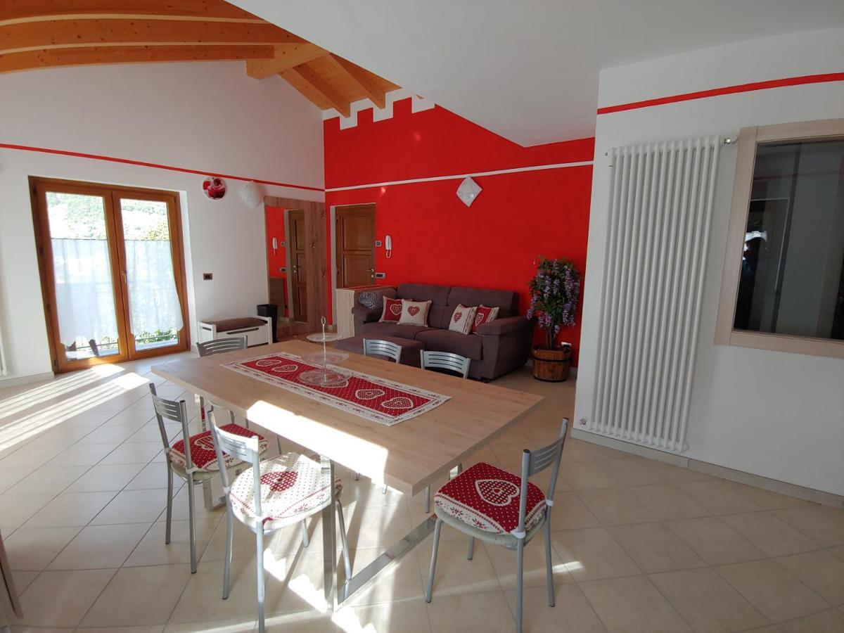 Pisolo Selvaggio Apartman Tirano Kültér fotó